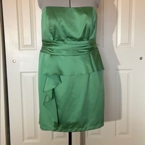 David’s Bridal 22W Green Knee Length Strapless